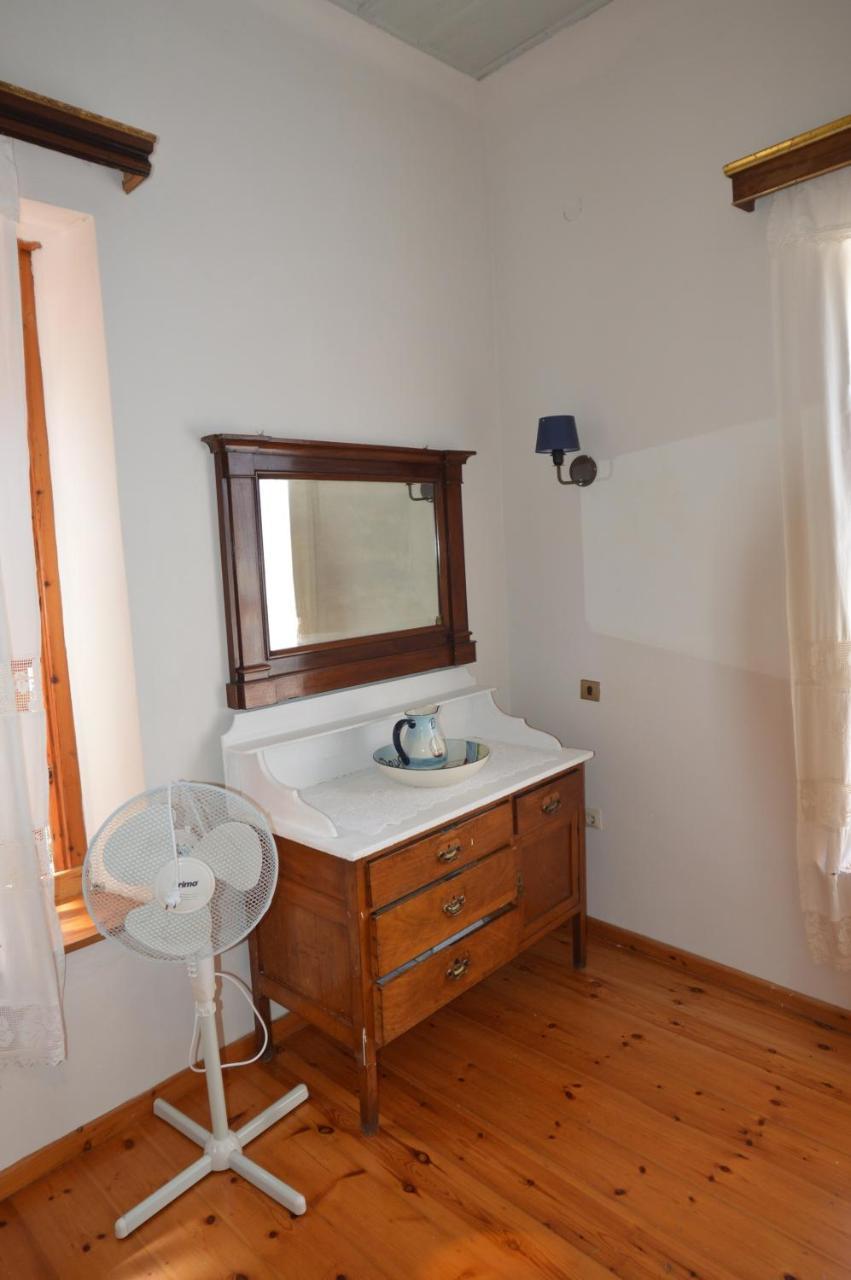 Molivos Tower Villa Míthimna Szoba fotó